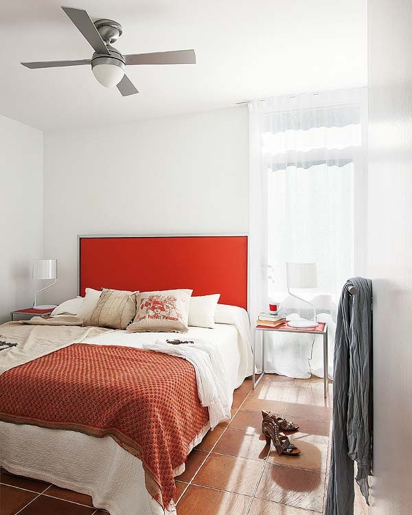 现代简约卧室高背床装饰图