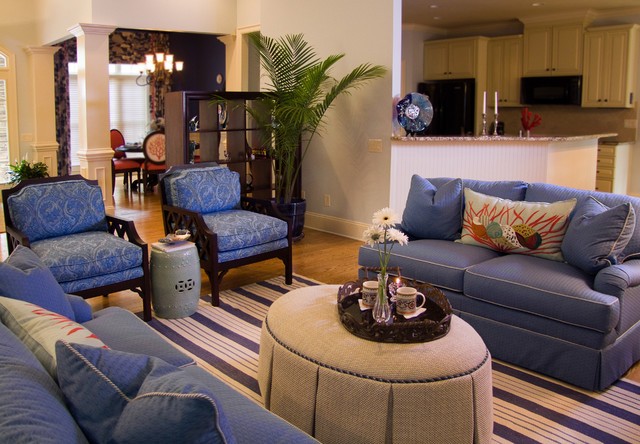 地中海风格 客厅蓝色沙发装饰图