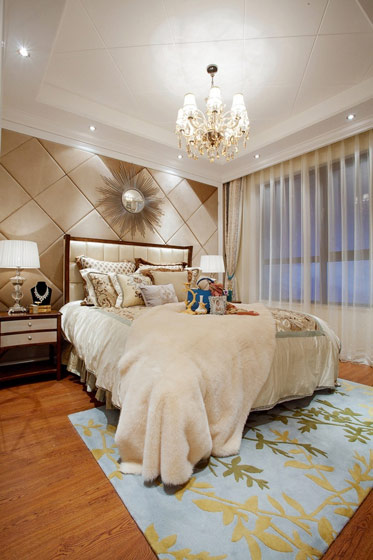 奢华优雅欧式卧室软包背景墙设计