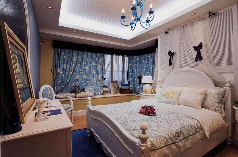 浪漫地中海风情卧室带飘窗设计