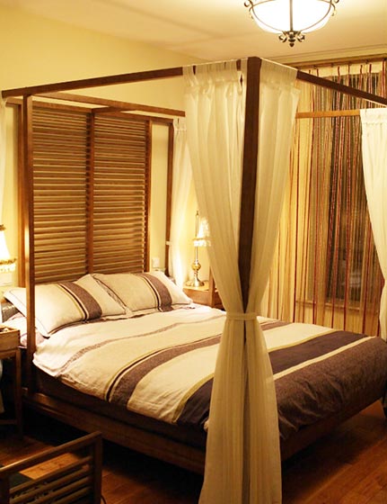 典雅简中式卧室 实木架子床设计