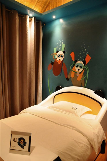 童趣美式儿童房 熊猫海底潜水手绘墙效果图