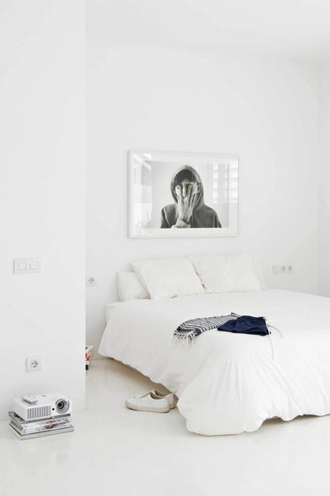 纯净简洁北欧风卧室设计图