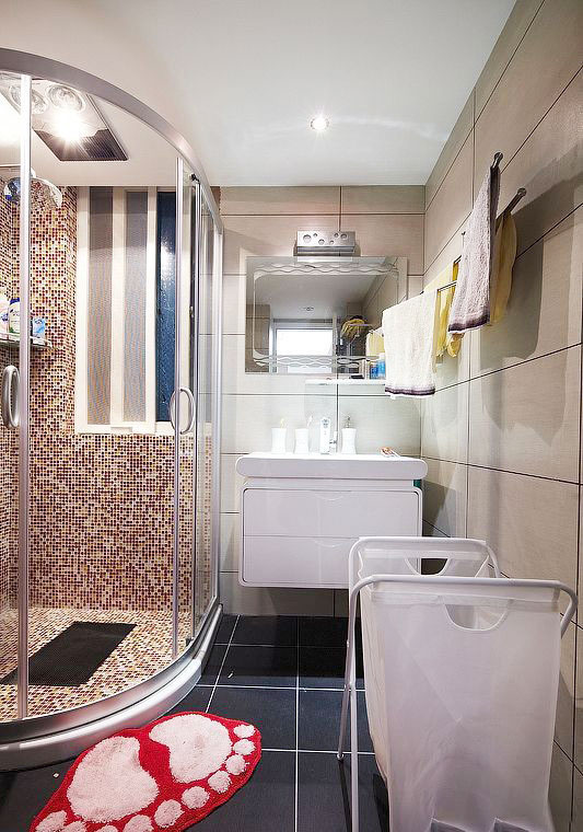 现代简约风卫生间 白色浴室柜效果图