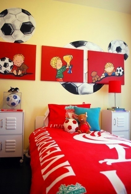红色美式儿童房 足球照片墙设计
