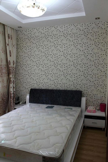 休闲美式卧室 自然花纹壁纸效果图