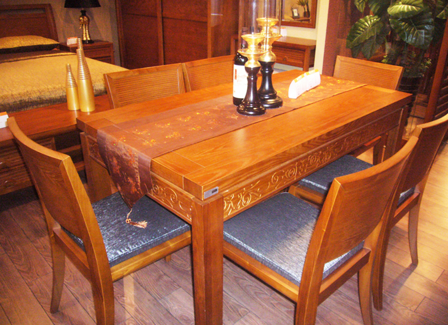 暖色调中式实木餐桌椅设计