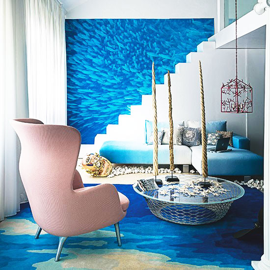 海蓝色混搭风客厅手绘墙设计