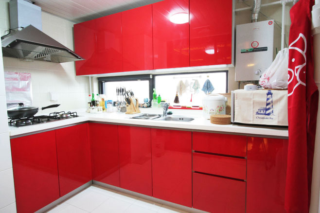 简约中式厨房 大红色橱柜效果图