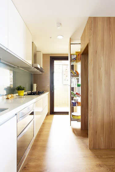 森系北欧风厨房 舒适原木地板设计