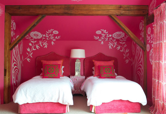 桃红色东南亚风情卧室背景墙设计
