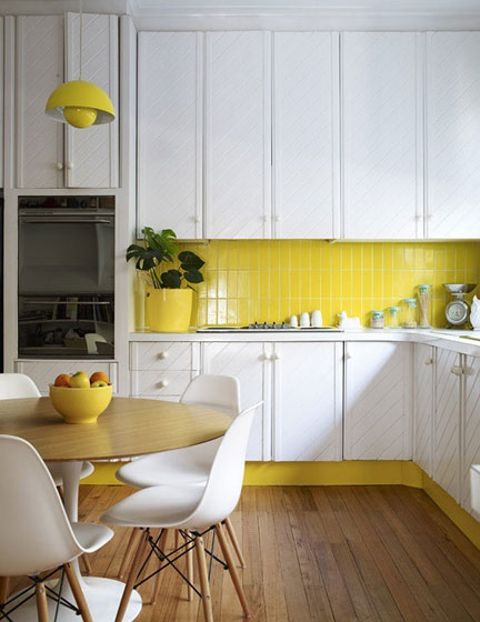清新简洁北欧风厨房 柠檬黄厨房背景墙设计