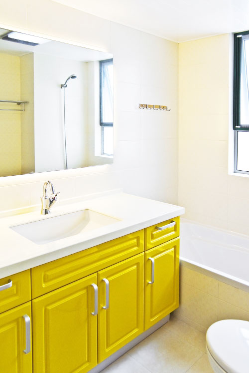 简美式卫生间 柠檬黄浴室柜效果图