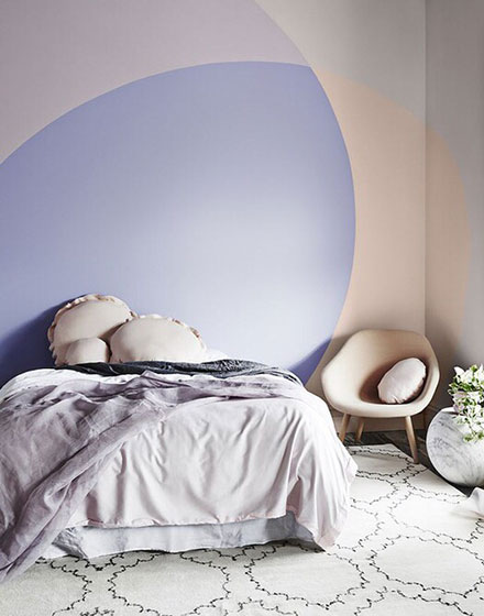 清新北欧风卧室 紫色系背景墙设计