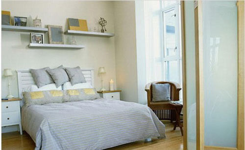 极简主义卧室 床头收纳置物架设计