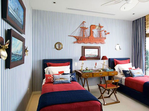 美式地中海风情儿童房 蓝色竖条纹背景墙设计