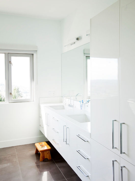 明亮纯净简洁卫生间 白色浴室柜效果图