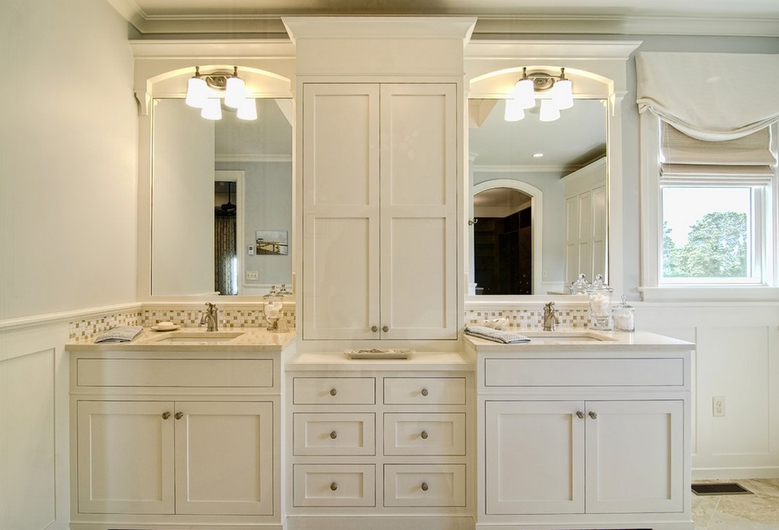 美式新古典风格卫生间 白色双人洗手台设计