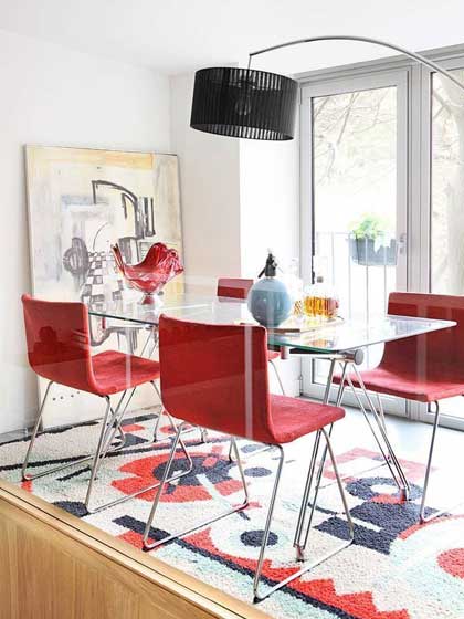简约混搭风婚房餐厅 红色桌椅效果图
