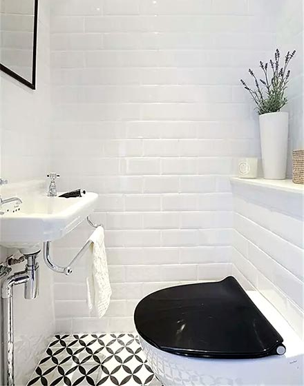 纯净北欧风小卫浴间 白色文化砖背景墙设计
