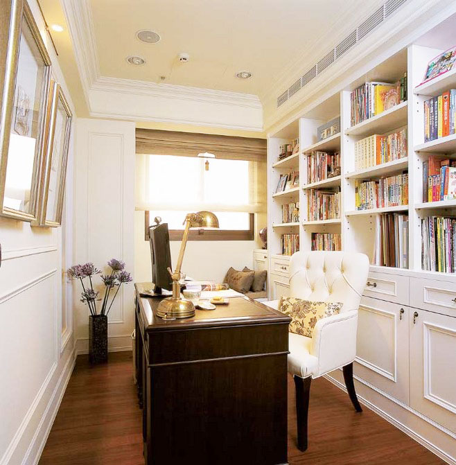 温馨美式书房白色书柜设计图