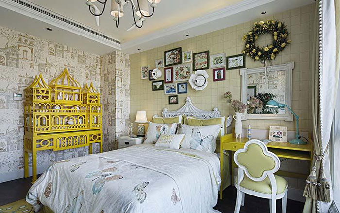 复古简欧风卧室 柠檬黄城堡展示柜设计