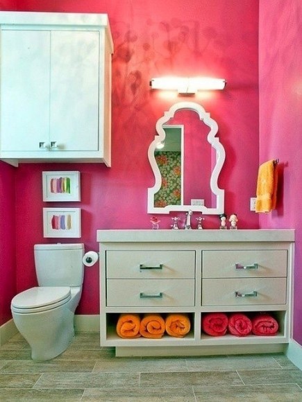 浪漫桃粉色卫生间 简欧风收纳洗手台设计