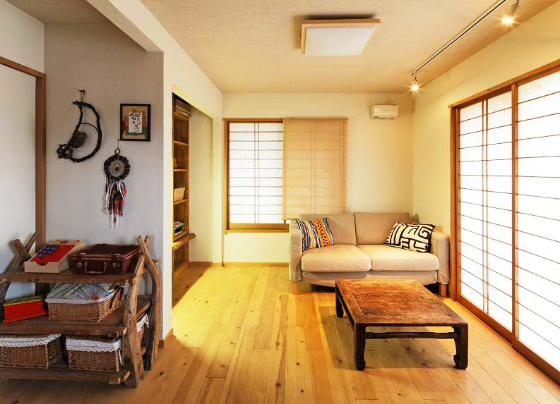 温馨日式和风客厅 布艺沙发设计