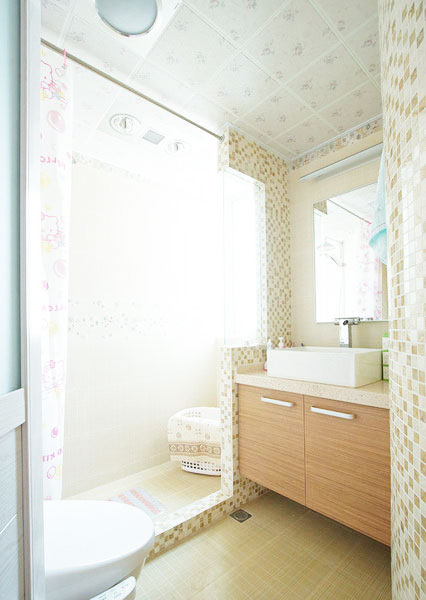 自然原木色卫生间浴室柜效果图