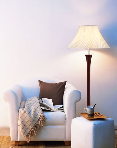 简洁新中式沙发边落地灯效果图