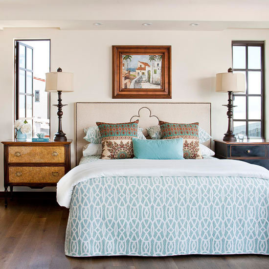奶咖色卧室床头软包设计 打造优雅温馨卧室