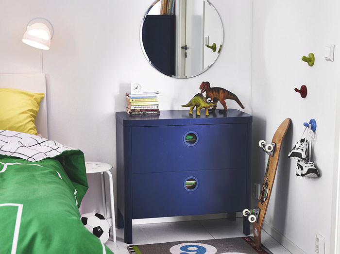 宜家北欧风 宝蓝色卧室床头柜设计