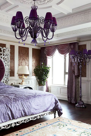 典雅欧式卧室 天鹅绒紫色窗帘图