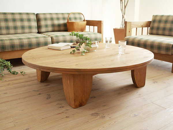 怀旧日系客厅 实木圆桌图片设计