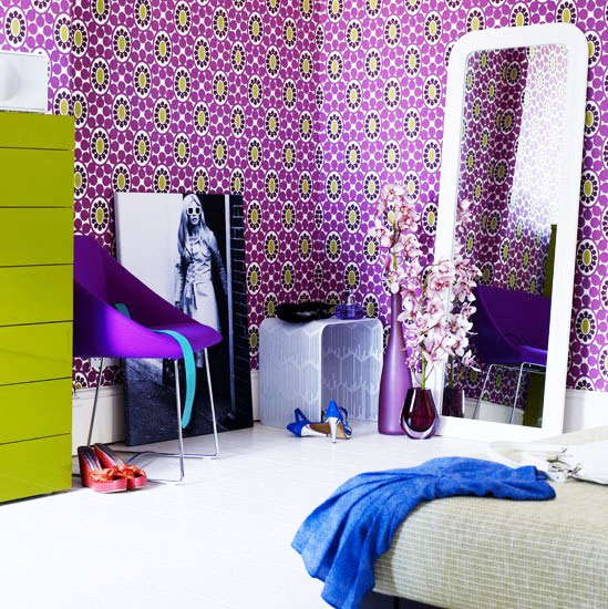 个性简欧风卧室 魅惑紫壁纸效果图
