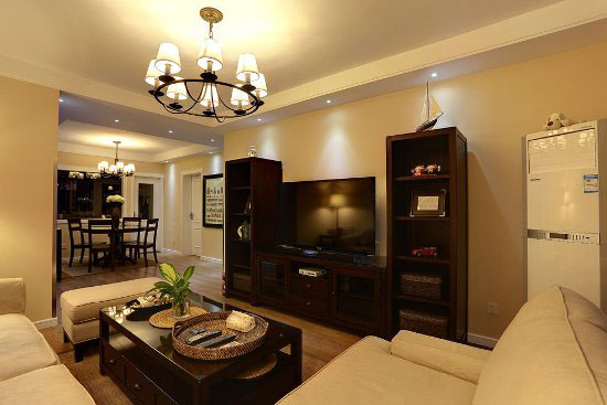 温馨简美式客厅 实木电视柜设计