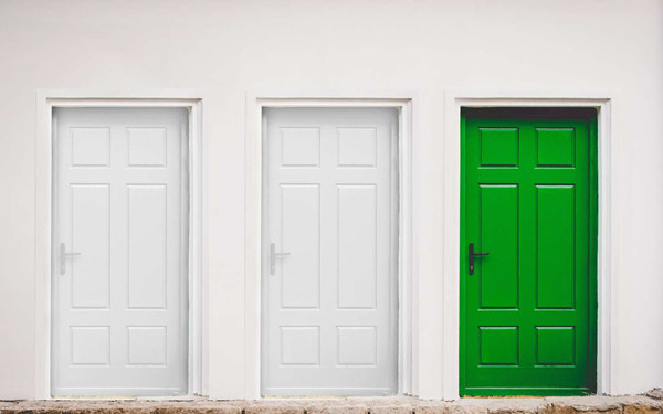 油漆门和烤漆门哪个好 油漆门和烤漆门怎么选购