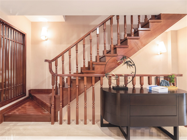 家庭楼梯设计技巧 家庭楼梯的装修技巧