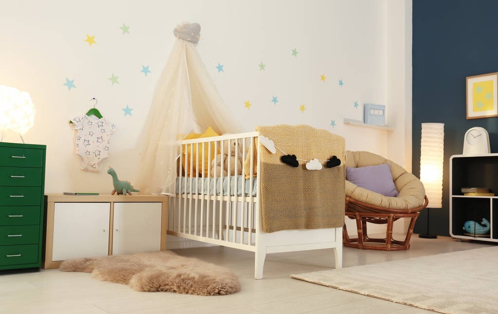 床太软影响宝宝脊柱发育？婴儿床该怎么选？