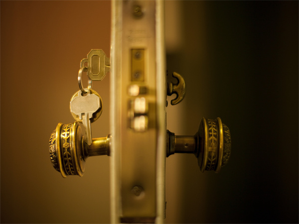 防盗门什么材质的门比较好 防盗门选购原则