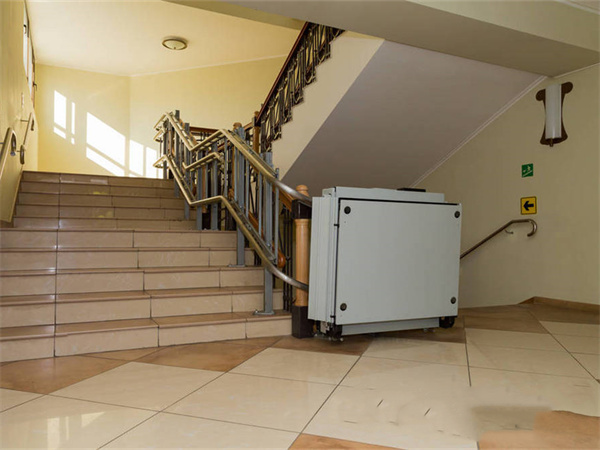 电动升降楼梯怎么使用 装修楼梯注意事项