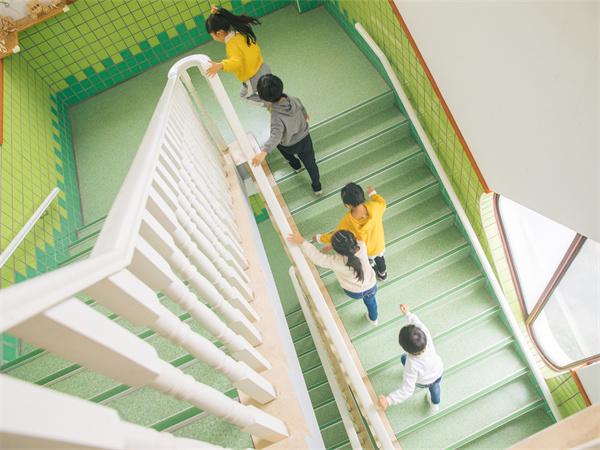 楼梯踏步粉刷颜色怎么选 设计楼梯踏步注意事项