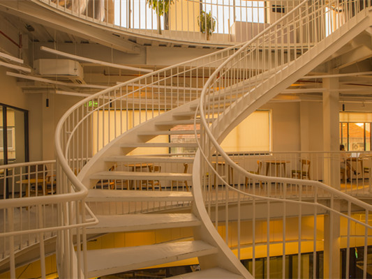 钢构楼梯踏步结构计算公式是什么 楼梯材质有什么选择种类