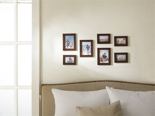 床头照片墙装修注意事项 床头照片墙如何设计